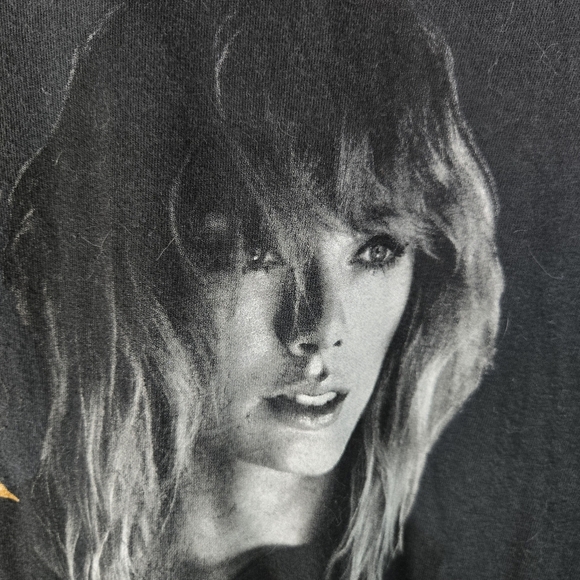 Taylor Swift Reputation Stadium Tour 2018 Tshirt - Picture 7 of 9